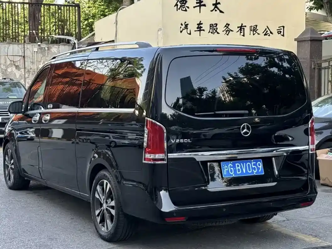 Mercedes-Benz V-Class 2016 V 260 L Premium Long фото 3