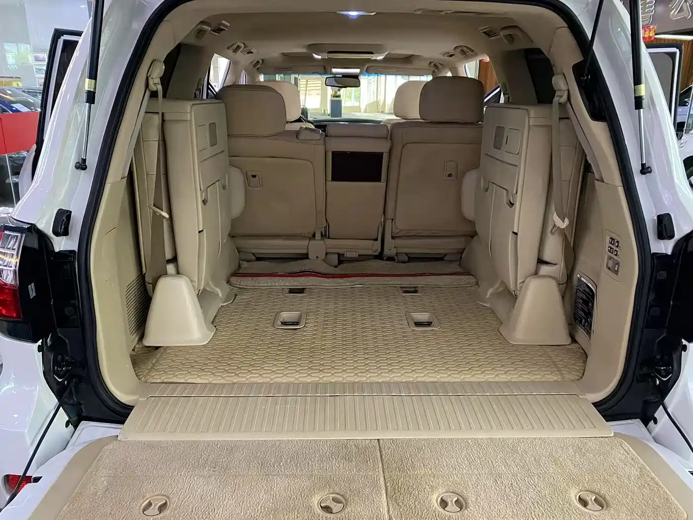 Lexus LX 2009 570 фото 8
