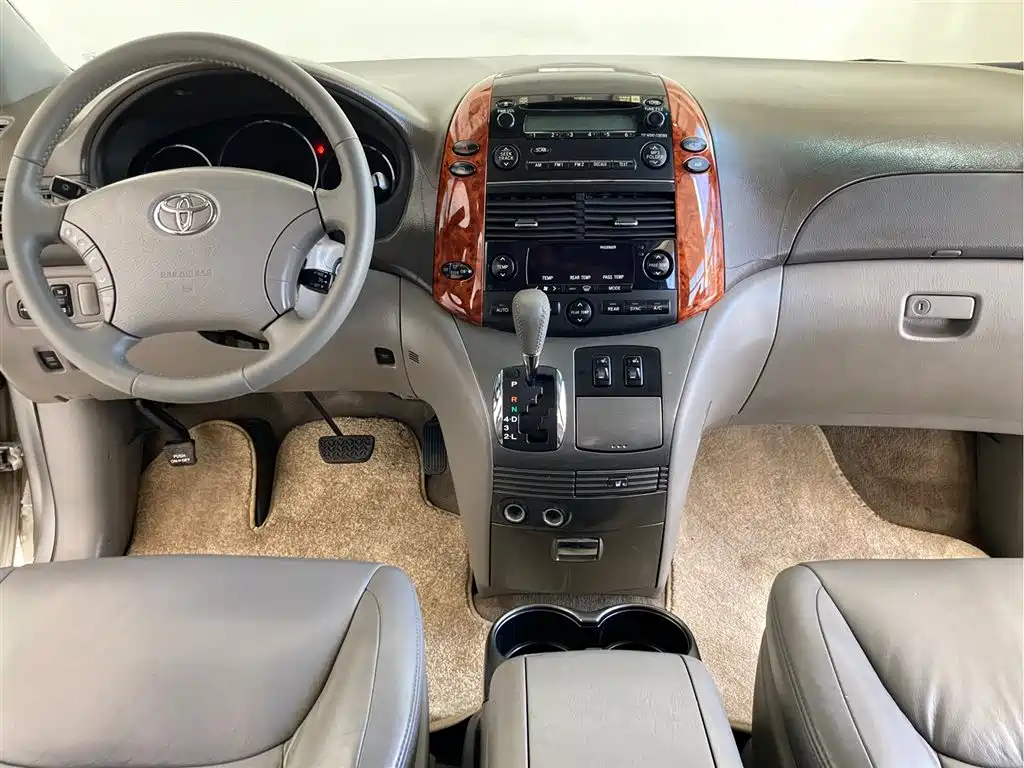 Toyota Sienna 2005 Model 3.3 XLE фото 8
