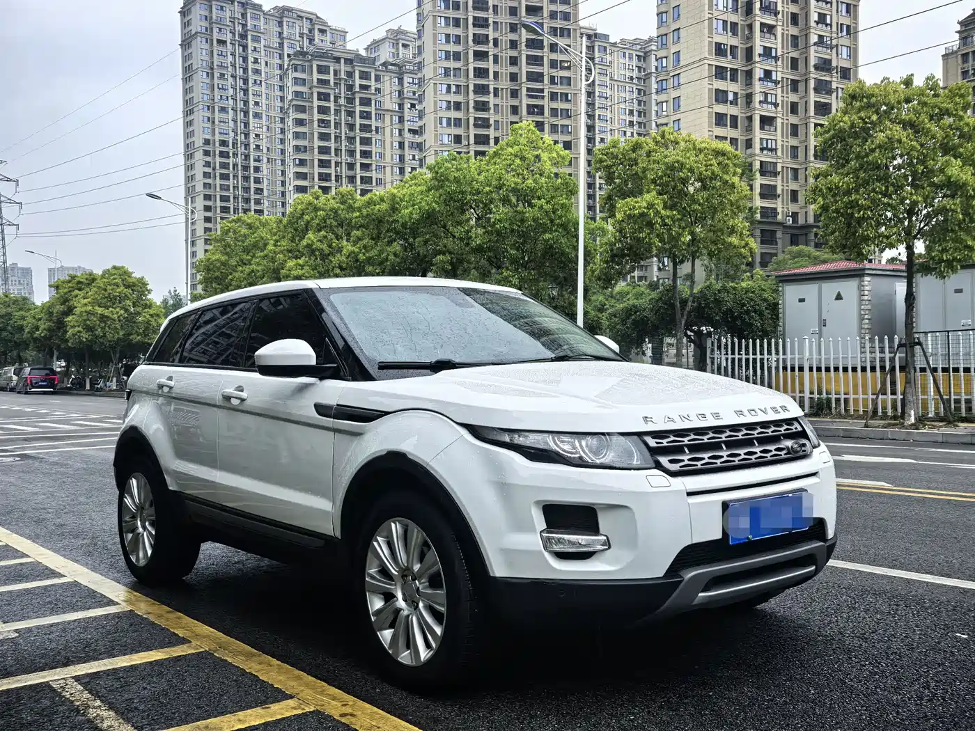 Land Rover Range Rover Evoque 2016 2.0T SE ZhiYao фото 3