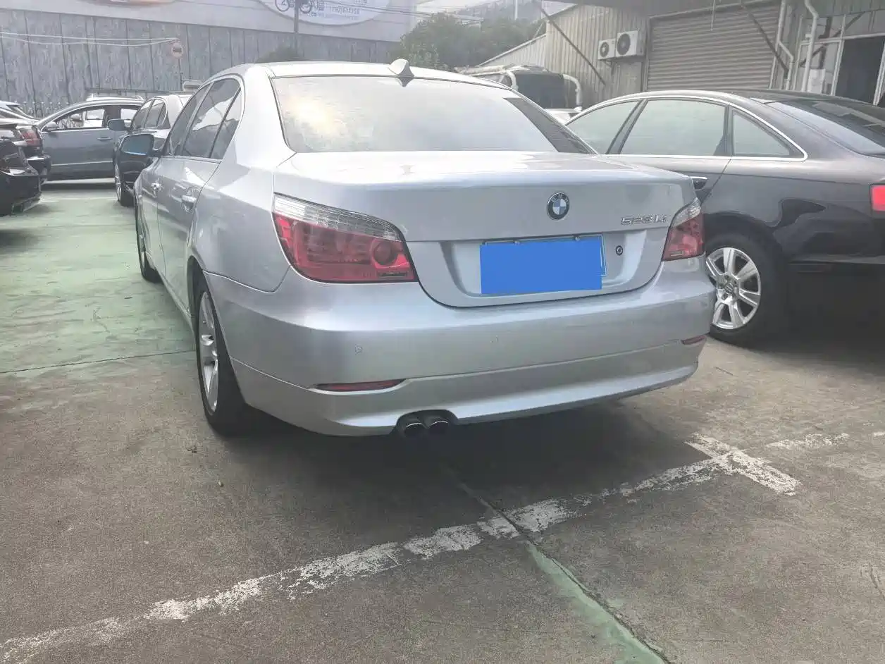 BMW 5 Series 2009 Model 523Li Standard фото 16