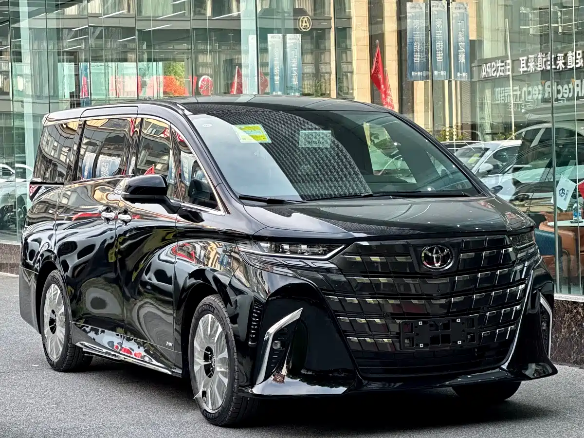 Toyota Alphard 2024 Hybrid 2.5L Ultimate Enjoyment Edition фото 2