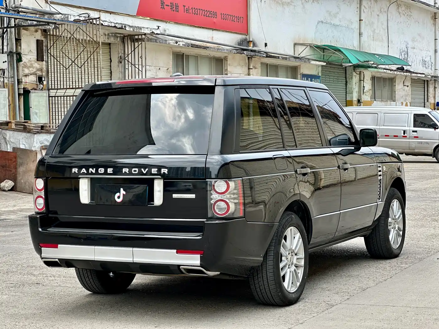 Land Rover Range Rover 2010 5.0 NA V8 HSE фото 7