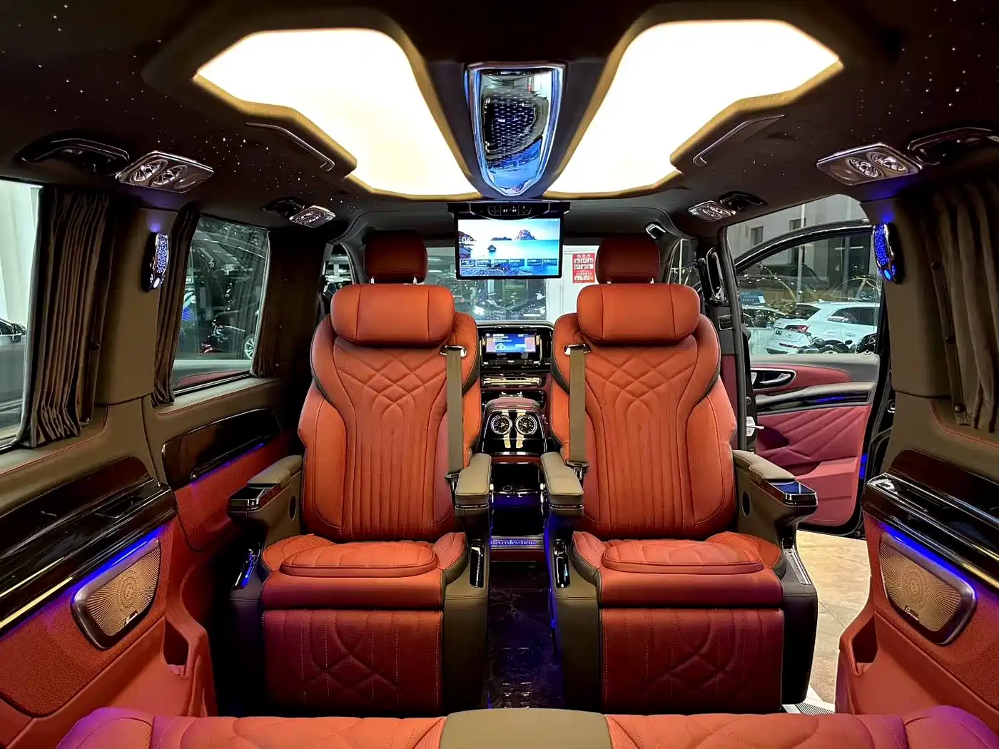 Mercedes-Benz Vito 2024 2.0T Elite Edition 7-Seater фото 8