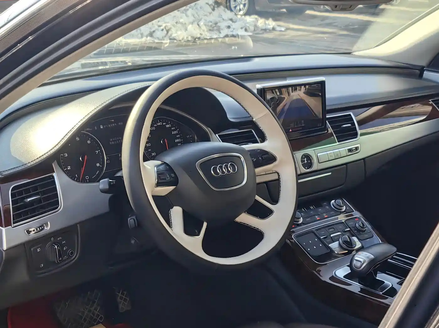 Фото 11 - Audi A8