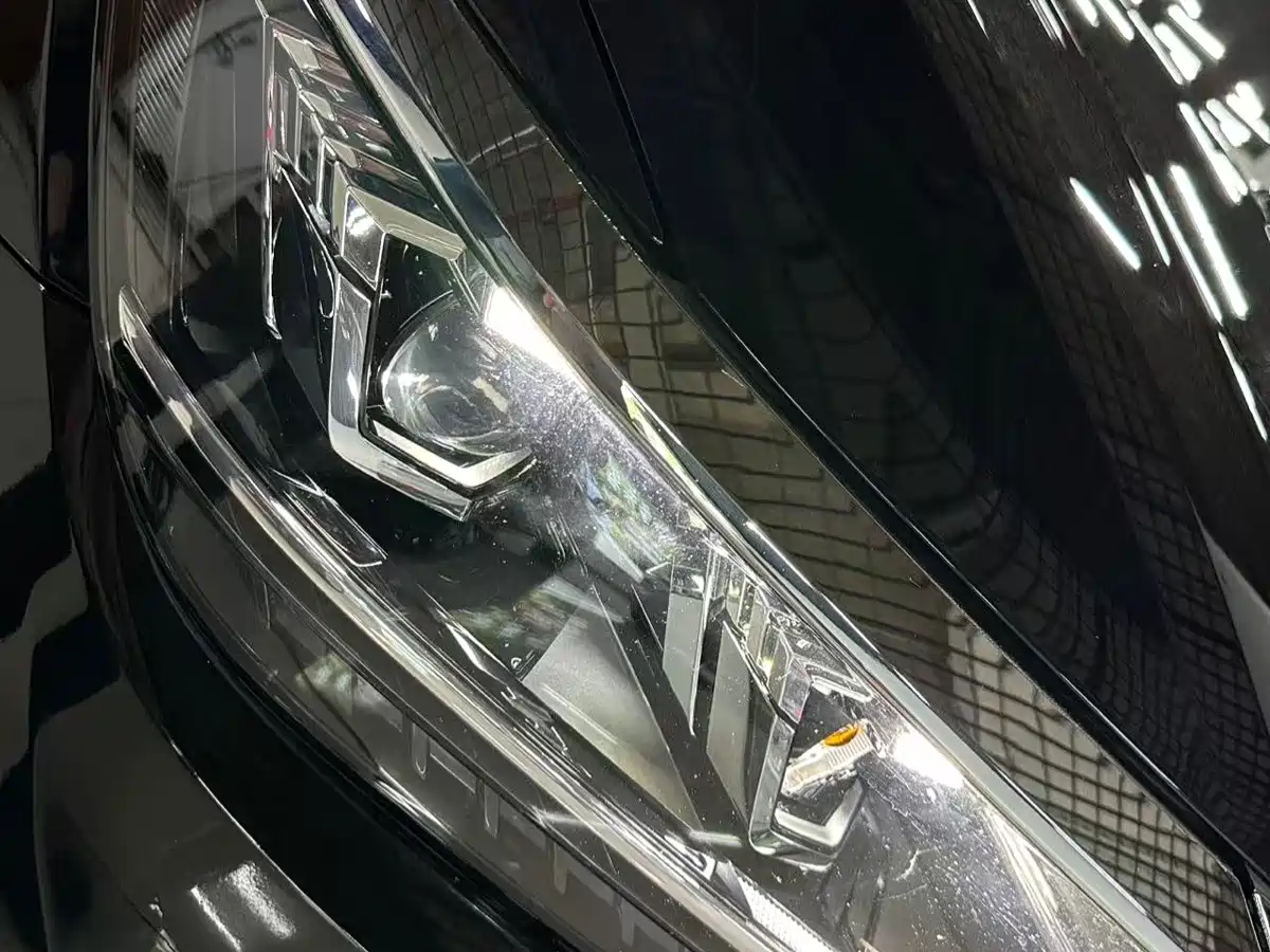 Volkswagen Passat 2021 Model 330TSI Elite Edition фото 15