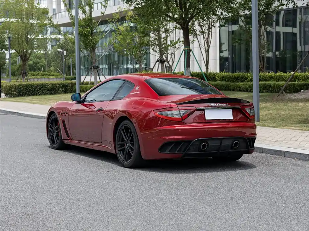 Maserati GranTurismo 2012 4.7L MC Stradale фото 6