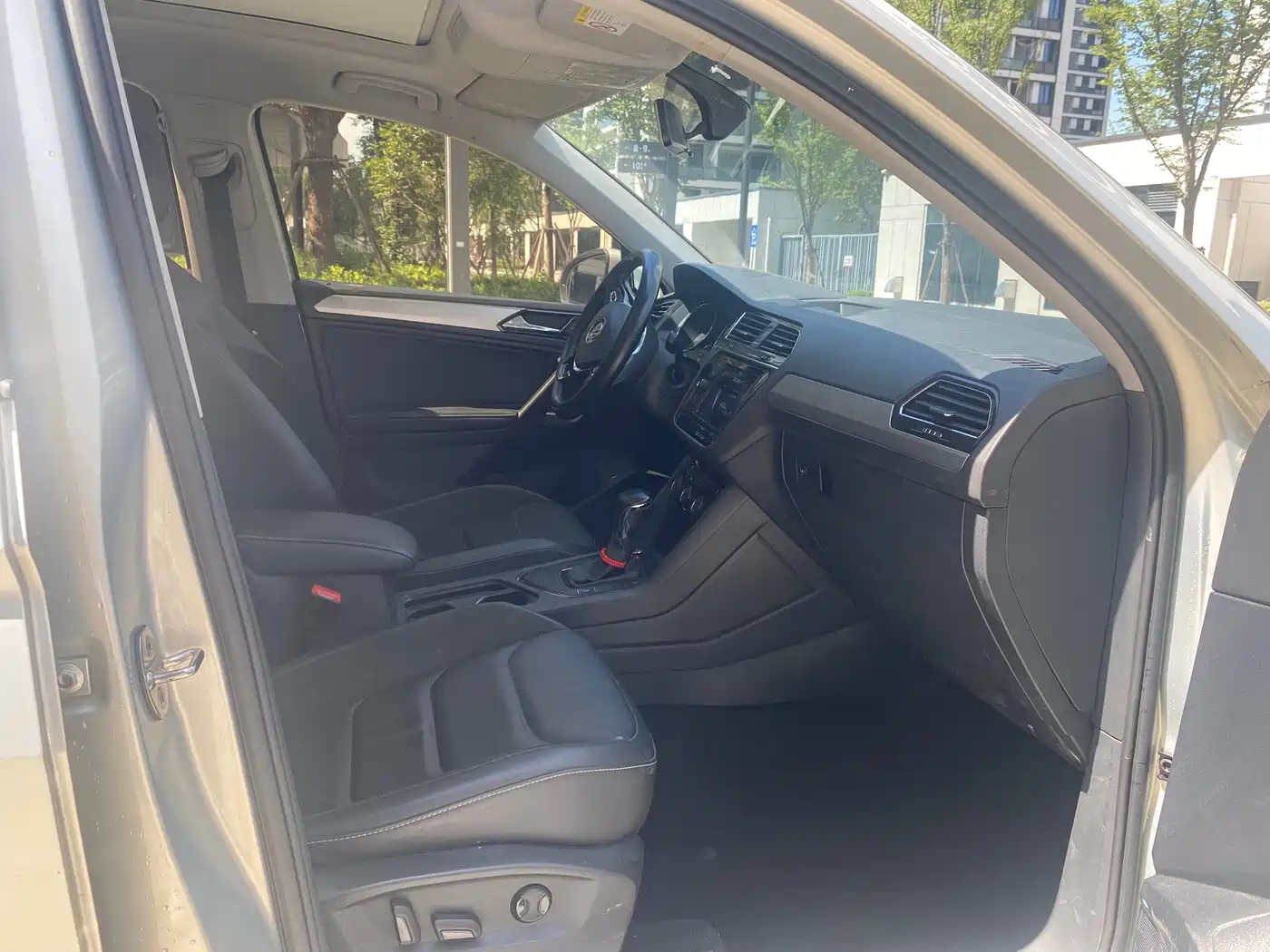 Volkswagen Tiguan L 2019 330TSI Automatic 2WD Panorama Comfort Edition China VI фото 10