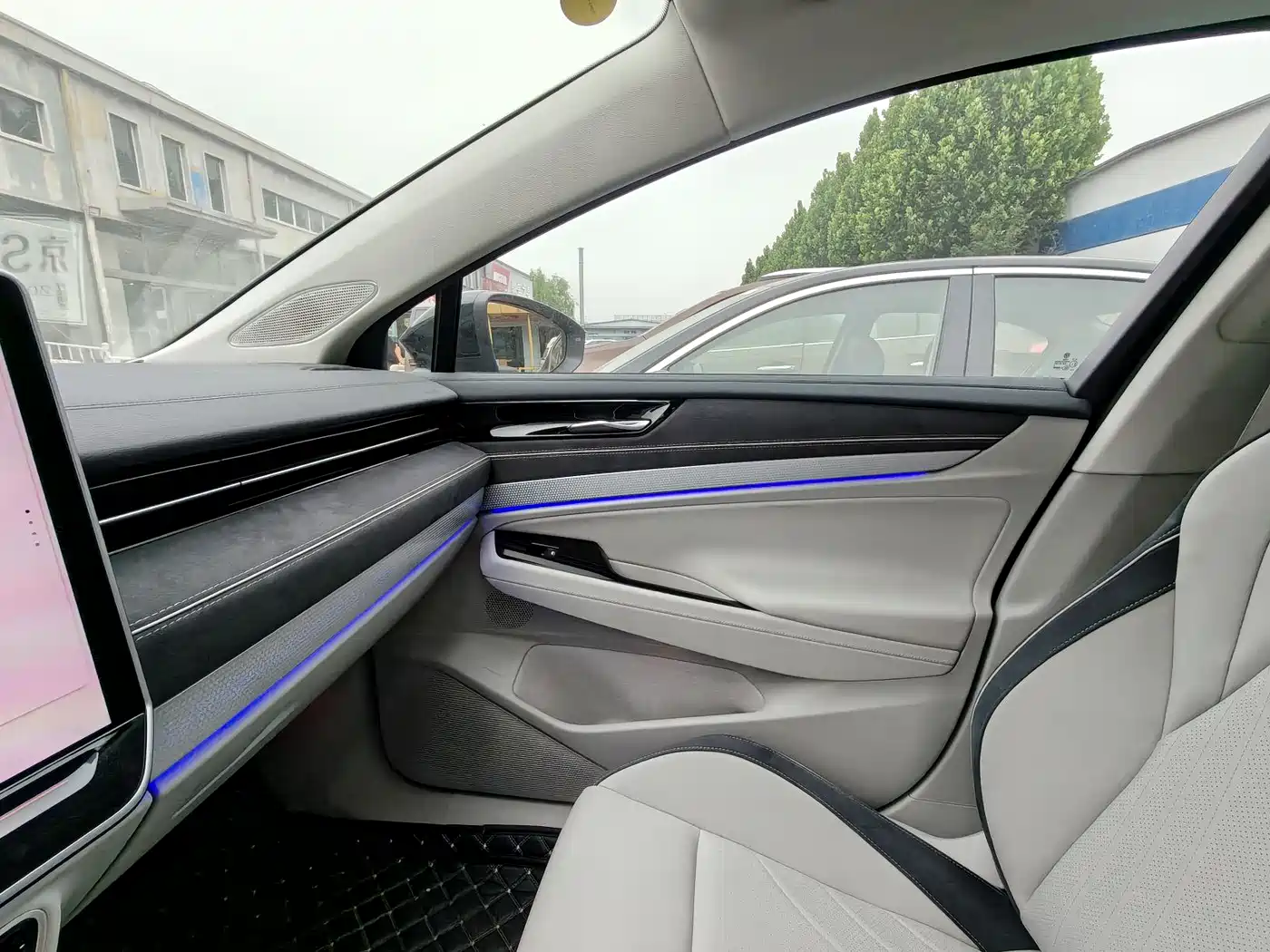 VOLKSWAGEN ID.7 VIZZION