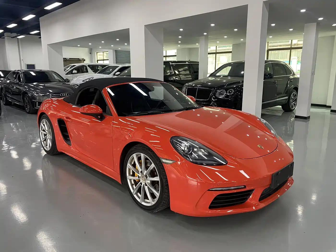 Porsche 718 2016 Boxster 2.0T фото 3