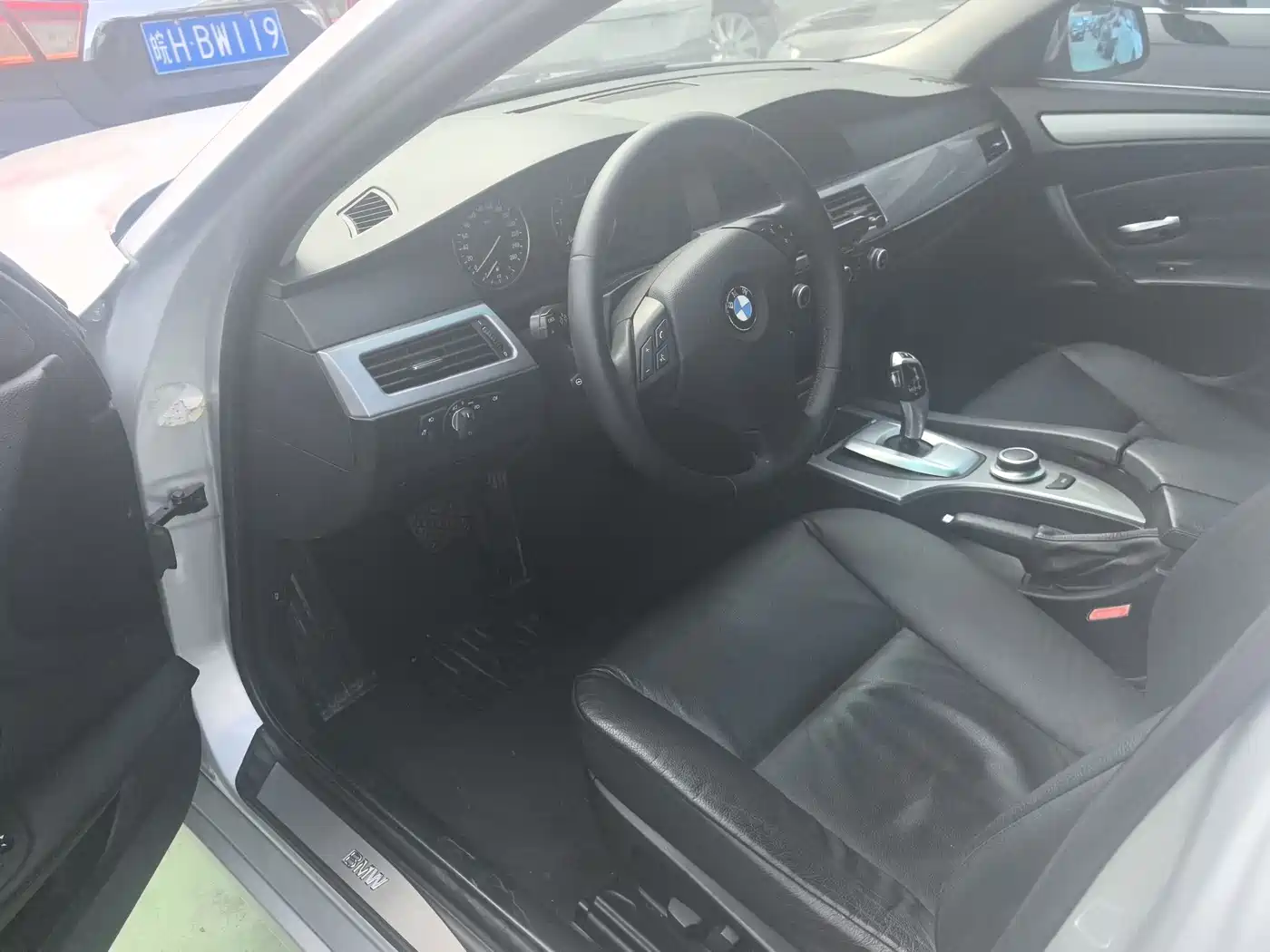 BMW 5 Series 2009 Model 523Li Standard фото 3