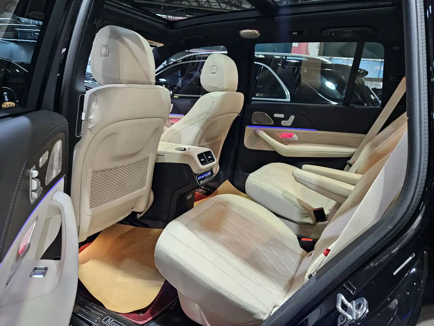 Mercedes-Benz GLS AMG 2024 AMG GLS 63 4MATIC+ фото 21