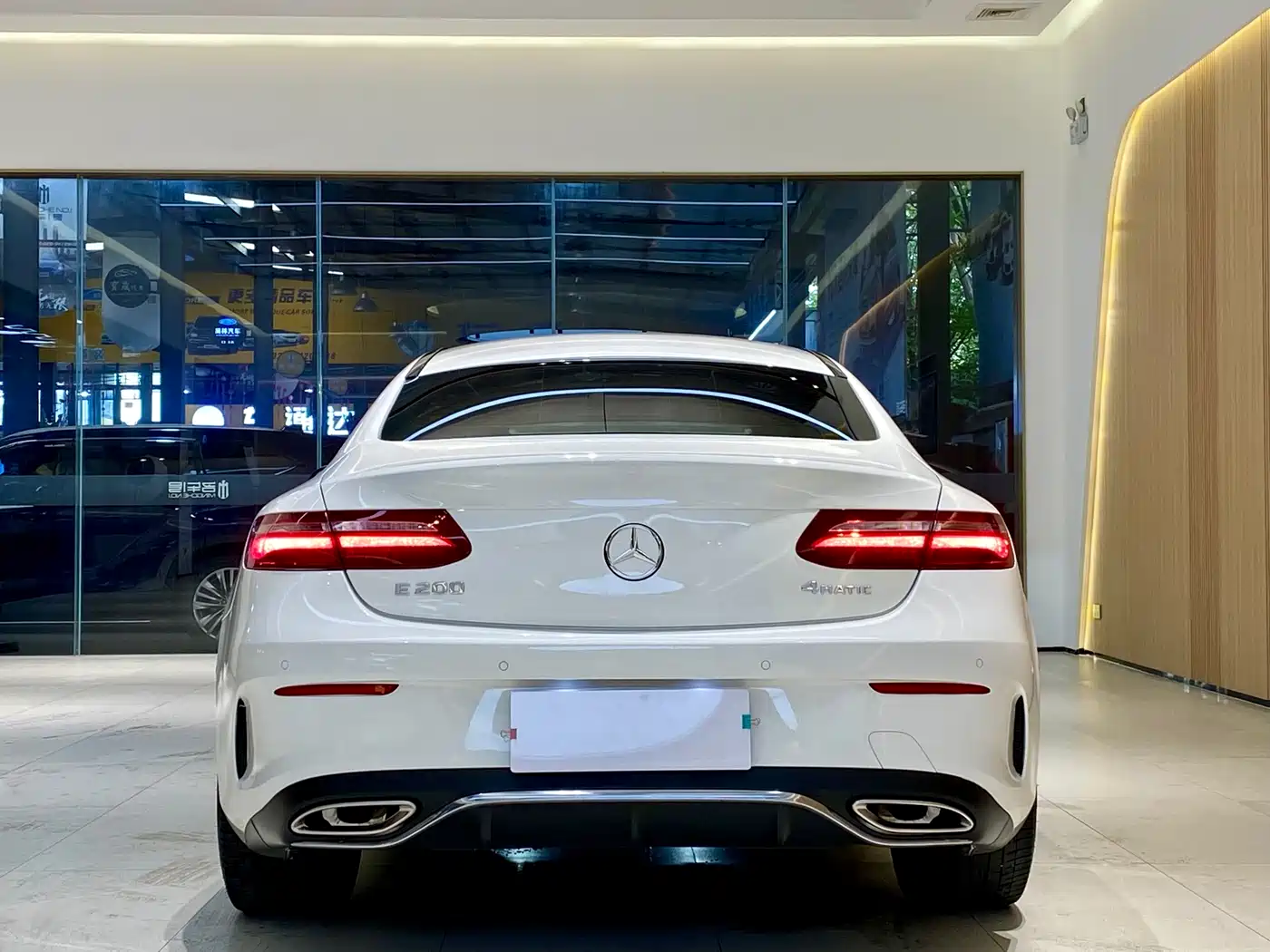 Mercedes-Benz E-Class (Import) 2017 E 200 4MATIC Coupe фото 5