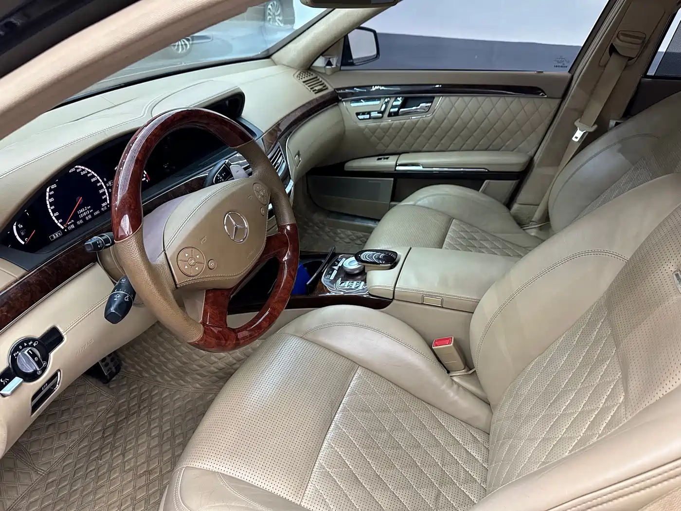 Mercedes-Benz S-Class AMG 2010 AMG S 65 фото 18