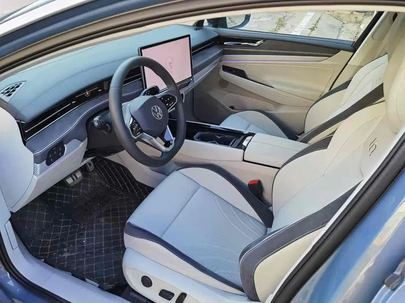 VOLKSWAGEN ID.7 VIZZION