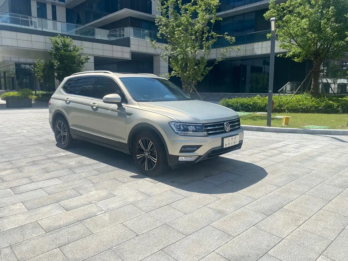 Volkswagen Tiguan L 2019 330TSI Automatic 2WD Panorama Comfort Edition China VI фото 8