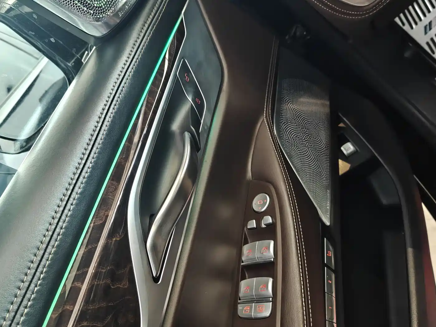 BMW 7 Series 2017 740Li xDrive Luxury Edition фото 10