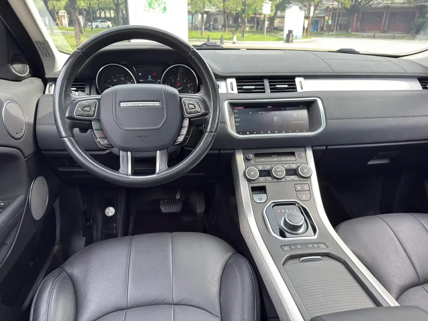 Land Rover Range Rover Evoque 2018 240PS SE Smart Edition фото 16