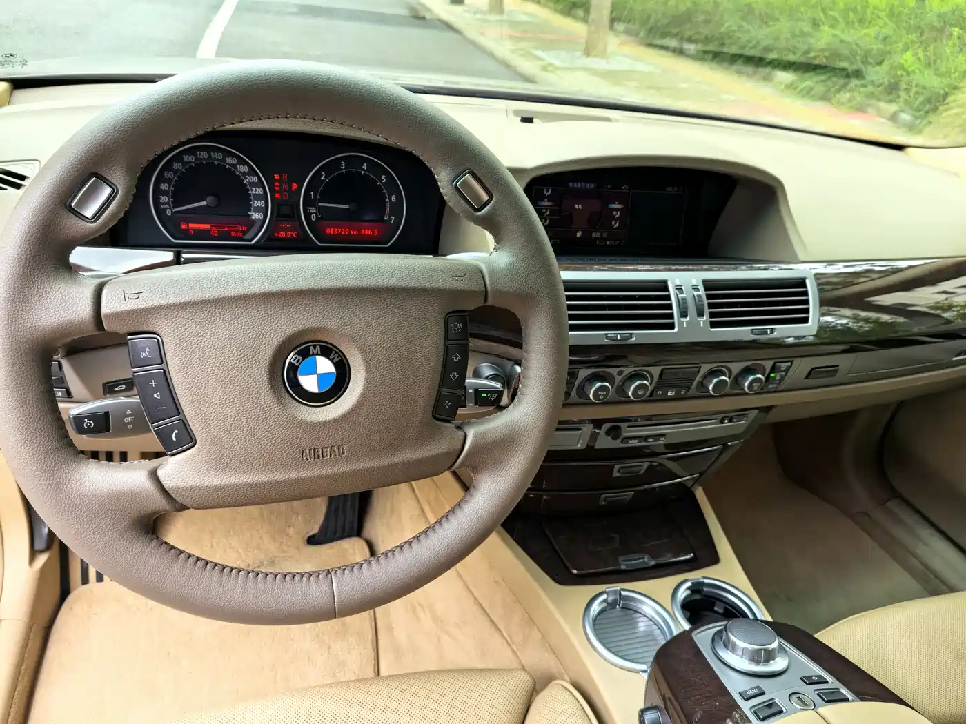 BMW 7 Series 2005 Model 740Li фото 3