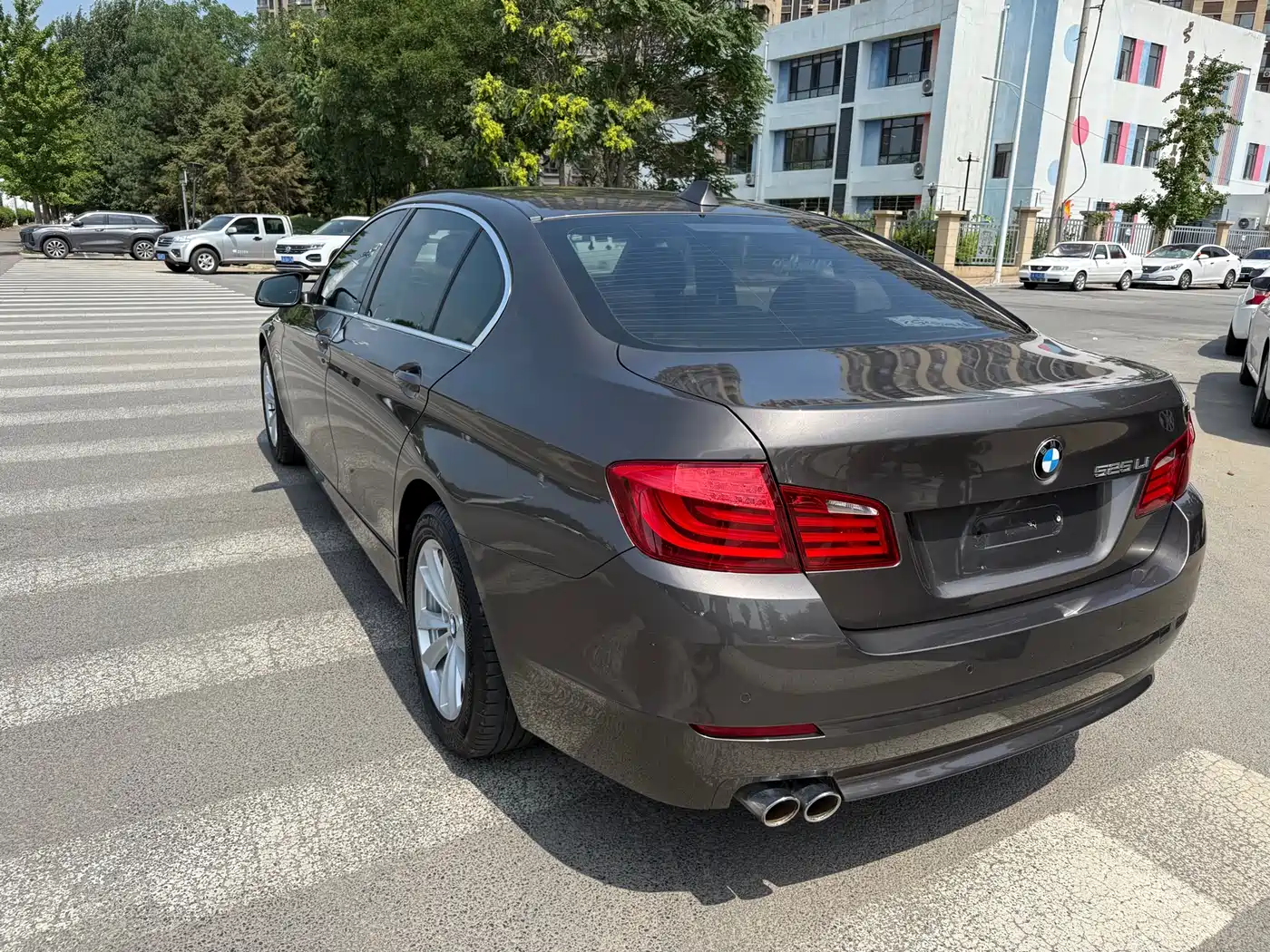 BMW 5 Series 2013 525Li Leadership фото 9