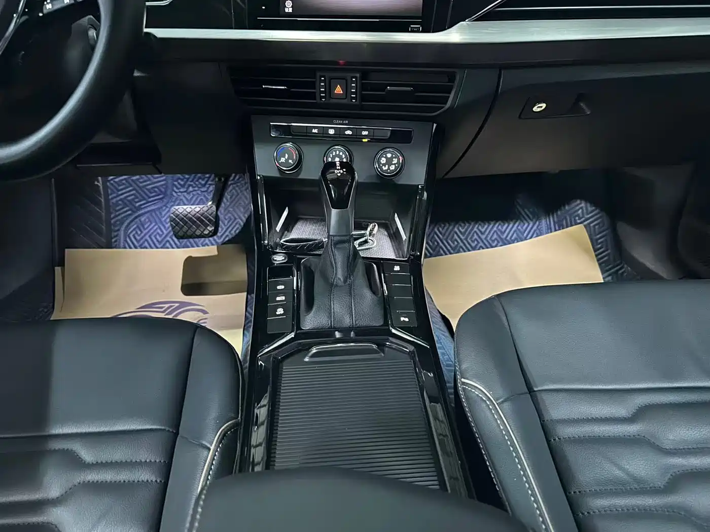 Volkswagen Passat 2021 Model 330TSI Elite Edition фото 12