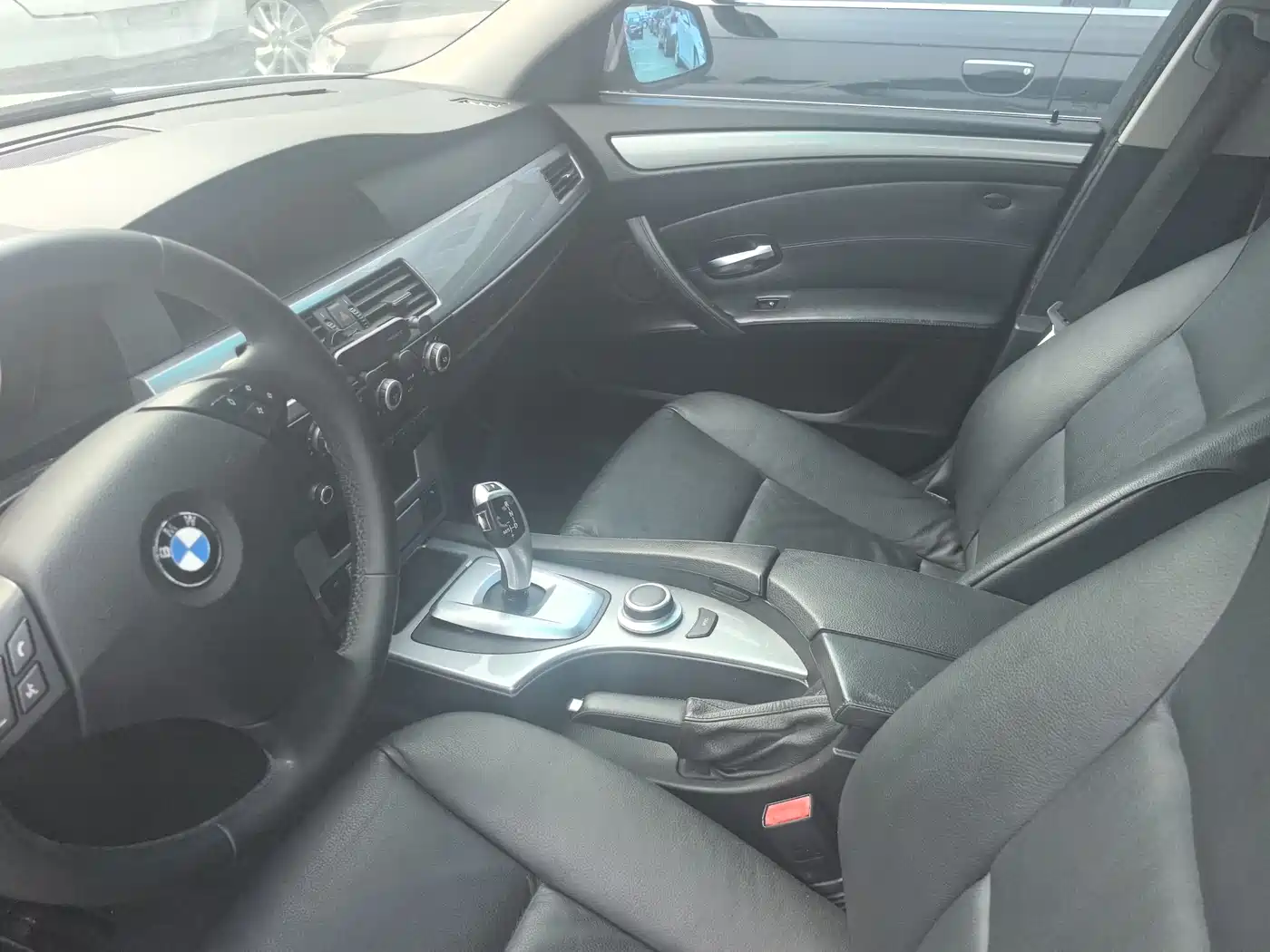 BMW 5 Series 2009 Model 523Li Standard фото 5