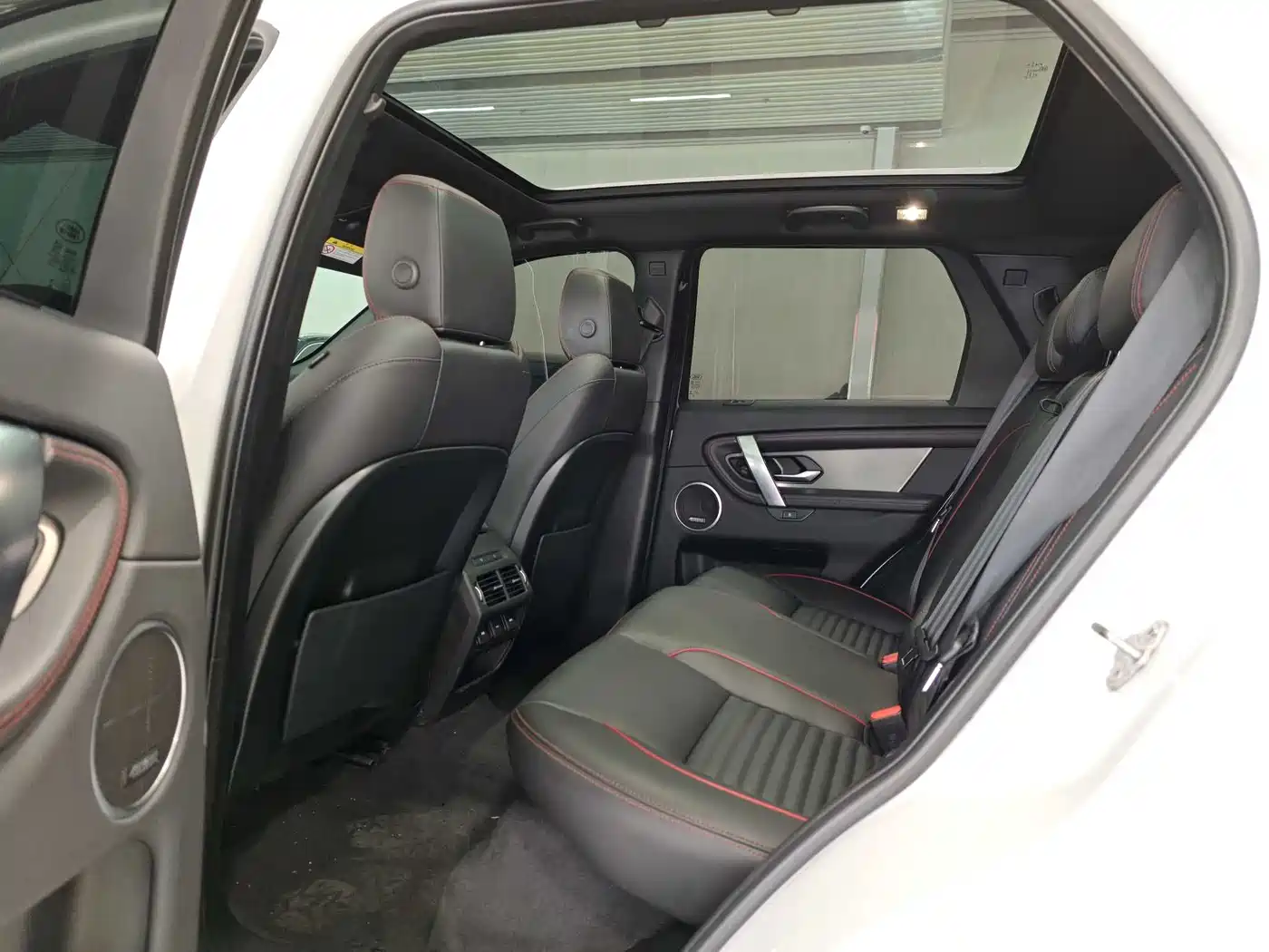 Land Rover Discovery Sport 2022 Model Year Facelift 249PS Metropolitan Edition фото 13