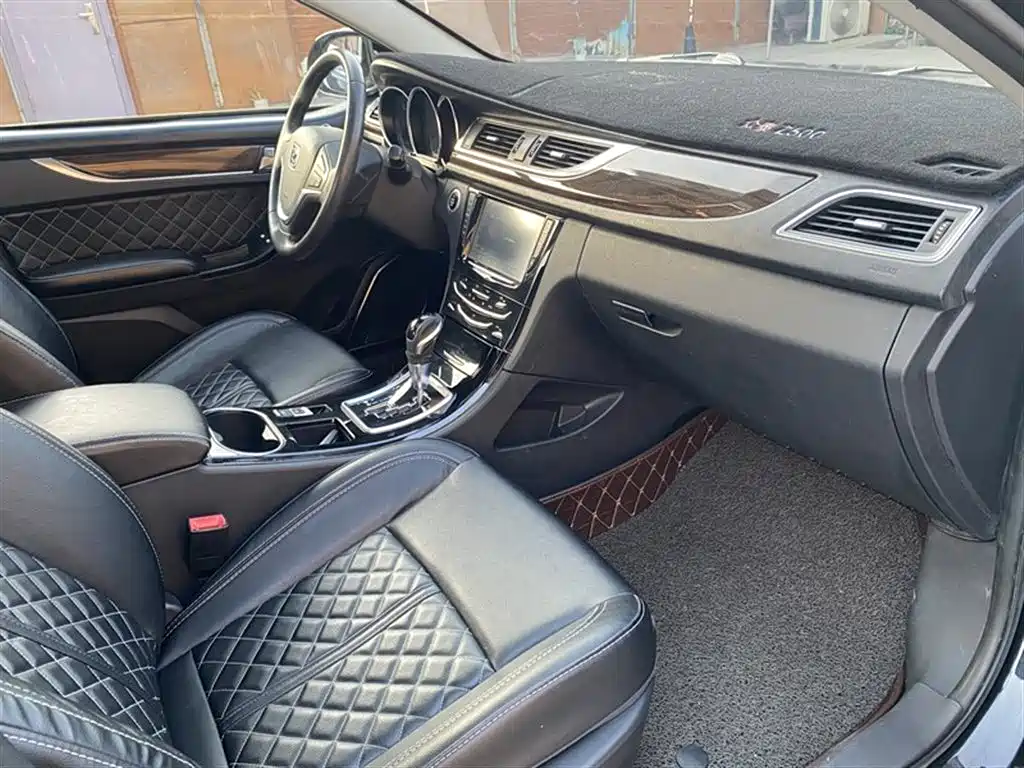 Zotye Z500 2015 2015 1.5T CVT Premium
