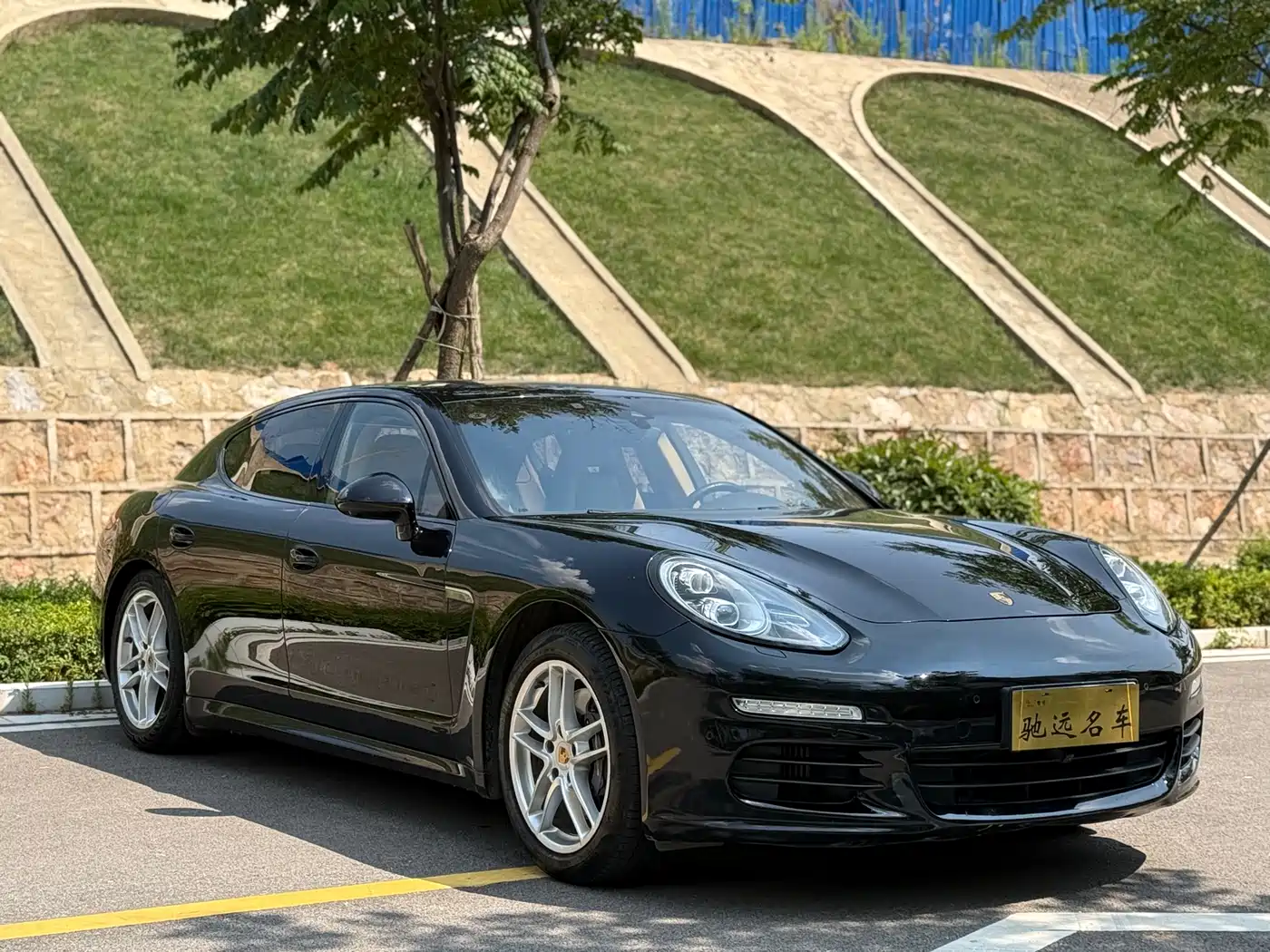 Porsche Panamera 2016 Panamera Edition 3.0T фото 3