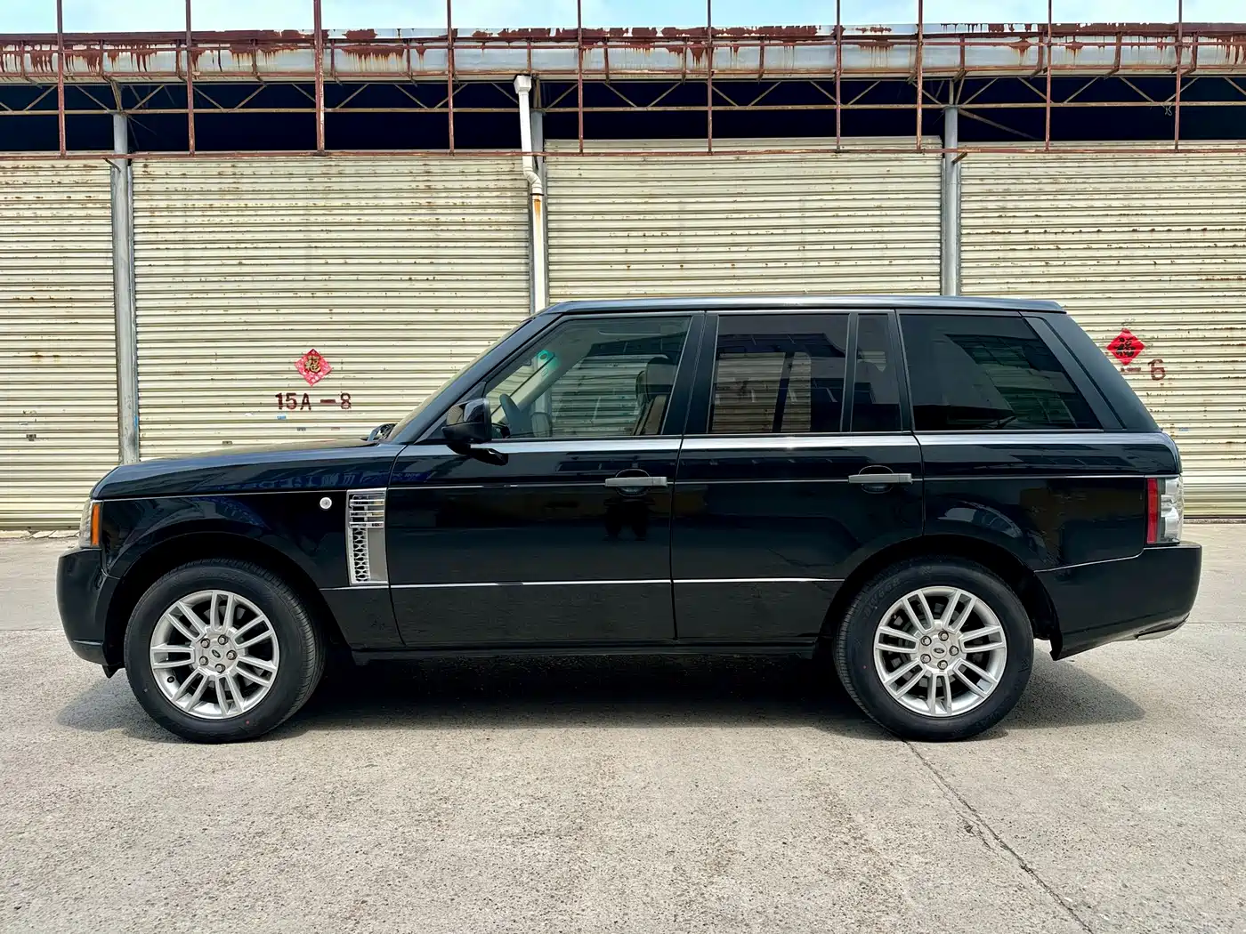 Land Rover Range Rover 2010 5.0 NA V8 HSE фото 2