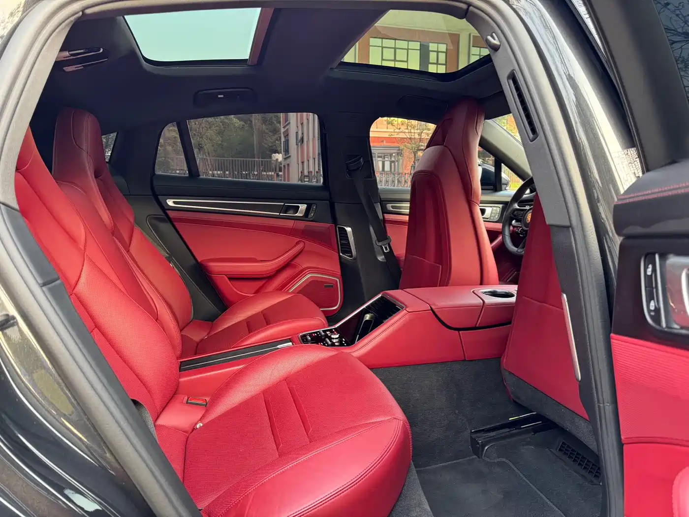 Porsche Panamera New Energy 2023 Facelift Panamera 4 E-Hybrid Platinum Edition 2.9T фото 16