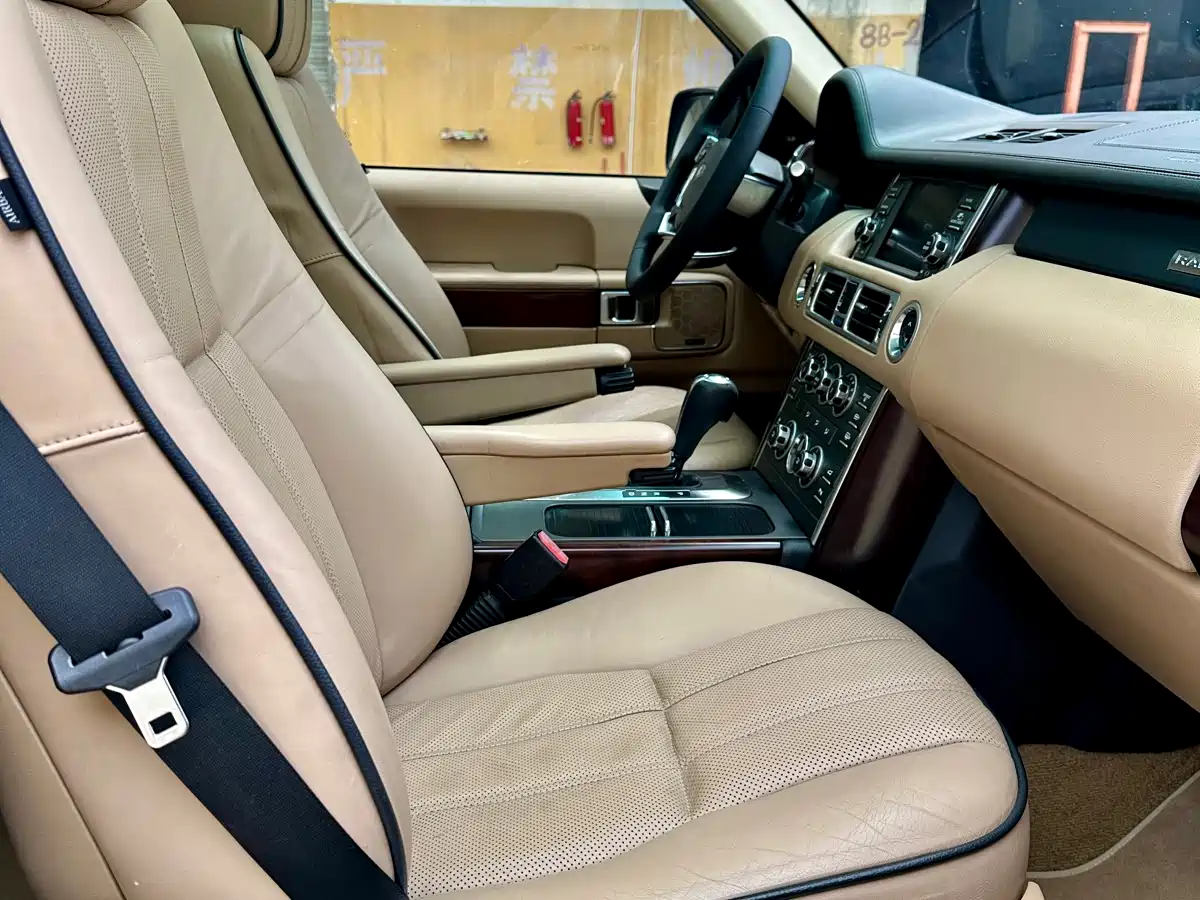 Land Rover Range Rover 2010 5.0 NA V8 HSE фото 9