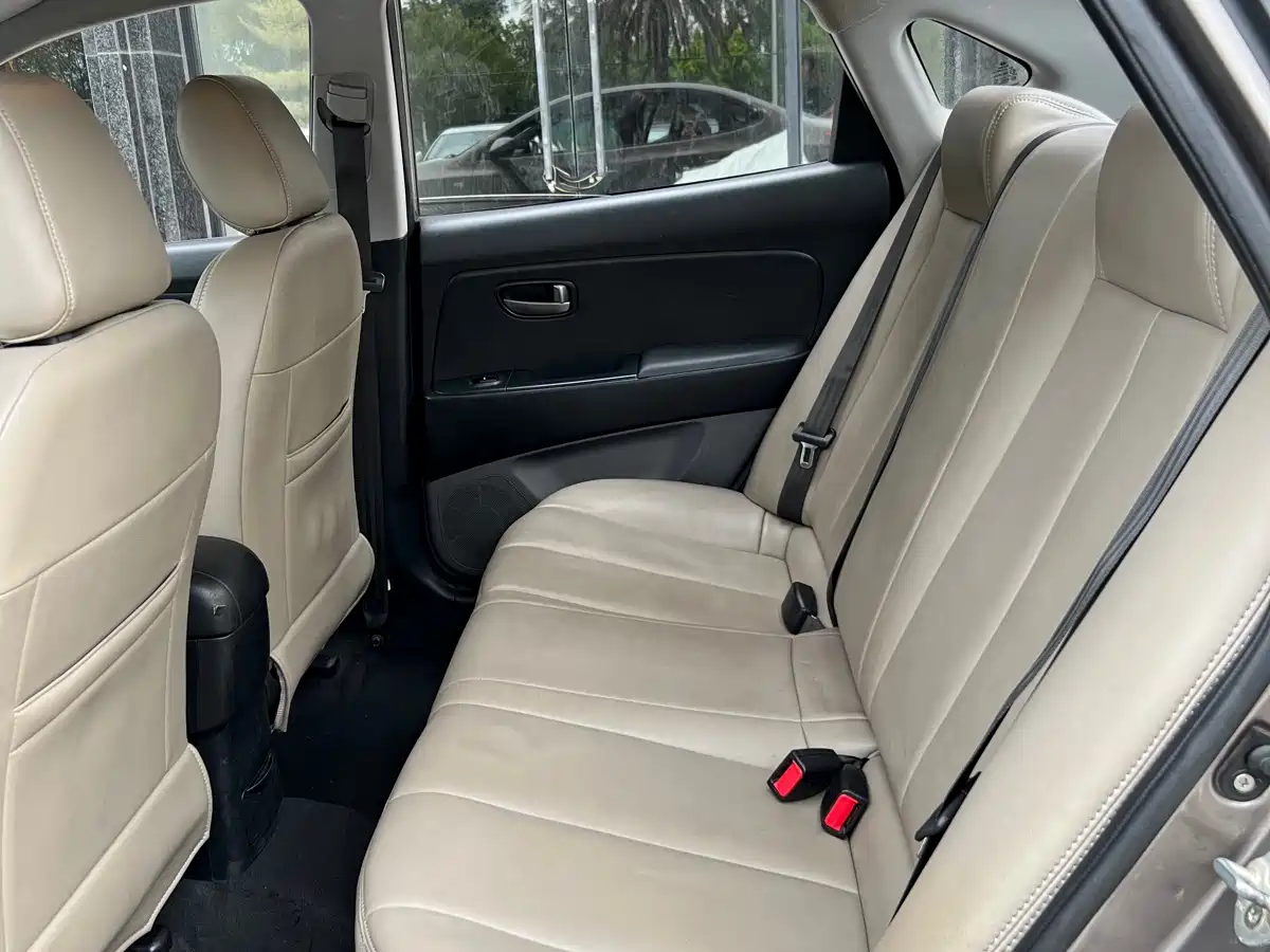 Hyundai Elantra 2011 1.6L Manual Comfort фото 6