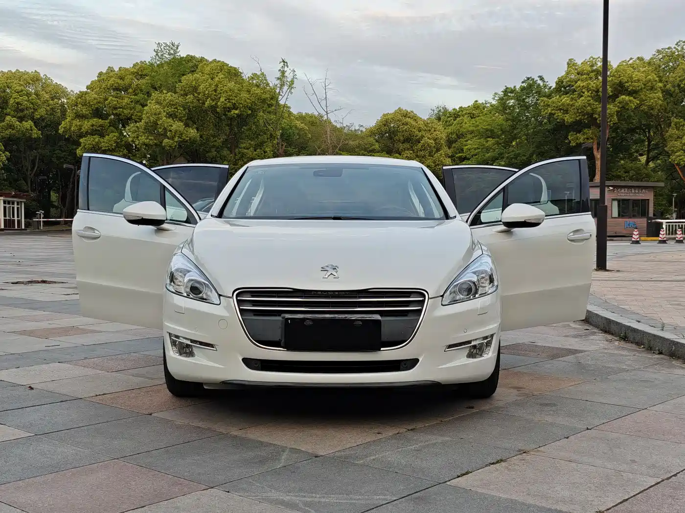 Peugeot 508 2013 2.3L Roland Garros Edition фото 4