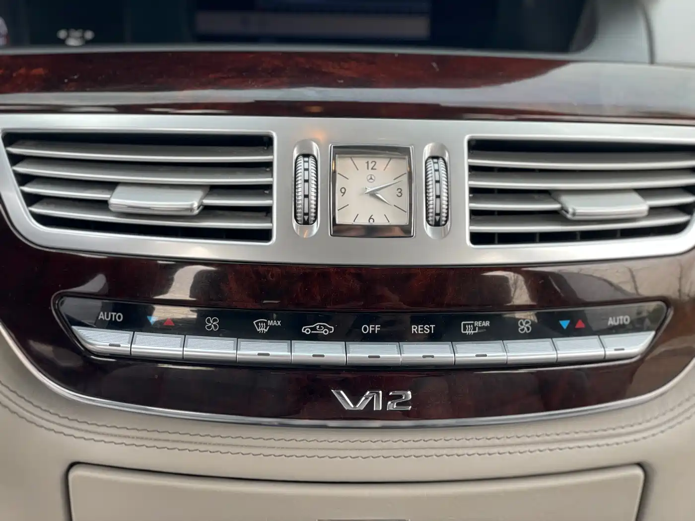 Mercedes-Benz S-Class 2010 S 600 L фото 29