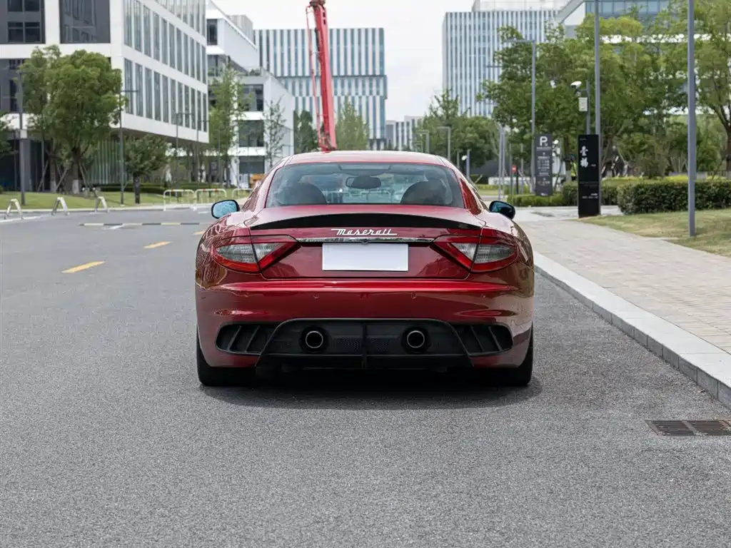 Maserati GranTurismo 2012 4.7L MC Stradale фото 5