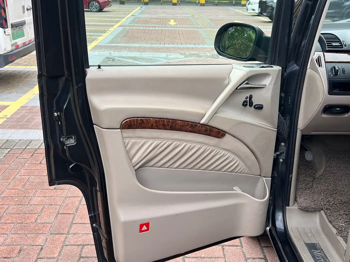 Mercedes-Benz Viano 2010 2.5L Prestige Edition фото 19