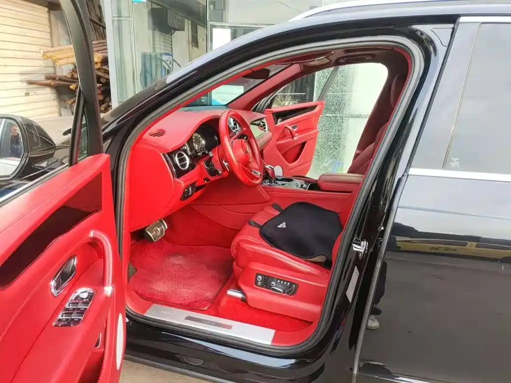 BENTLEY TIMYUE PLUG IN HYBRID