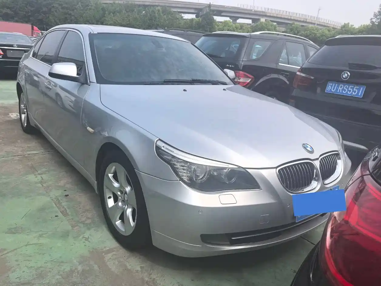 BMW 5 Series 2009 Model 523Li Standard фото 2