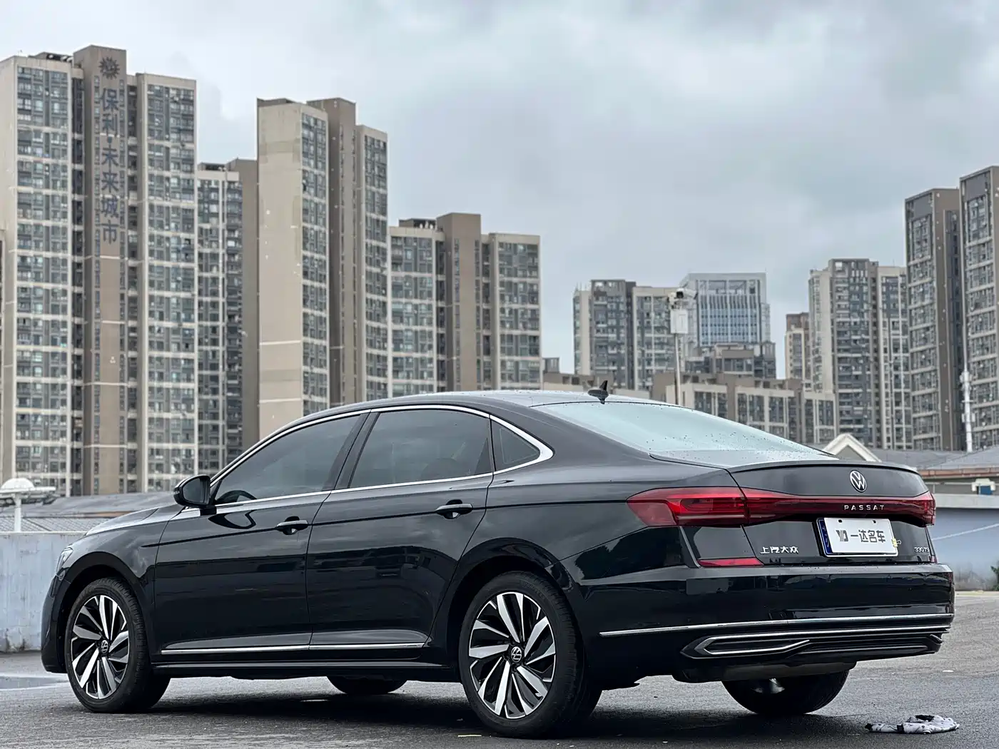 Volkswagen Passat 2023 330TSI Starlight Elite Edition фото 11