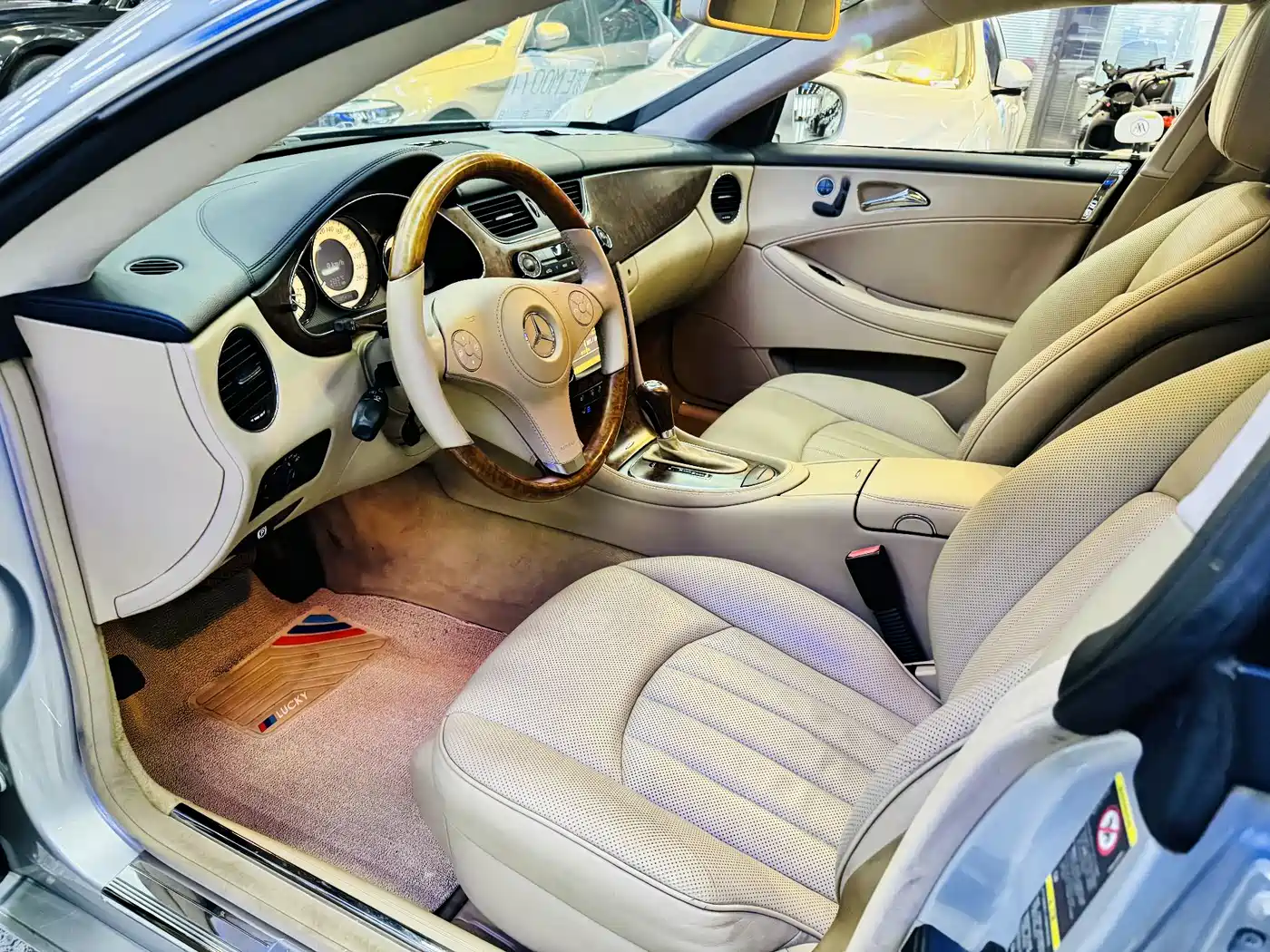 Mercedes-Benz CLS 2009 CLS 350 фото 12