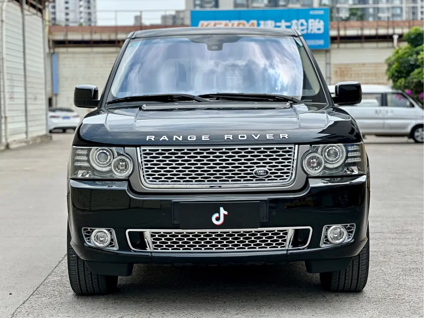 Land Rover Range Rover 2010 5.0 NA V8 HSE фото 4
