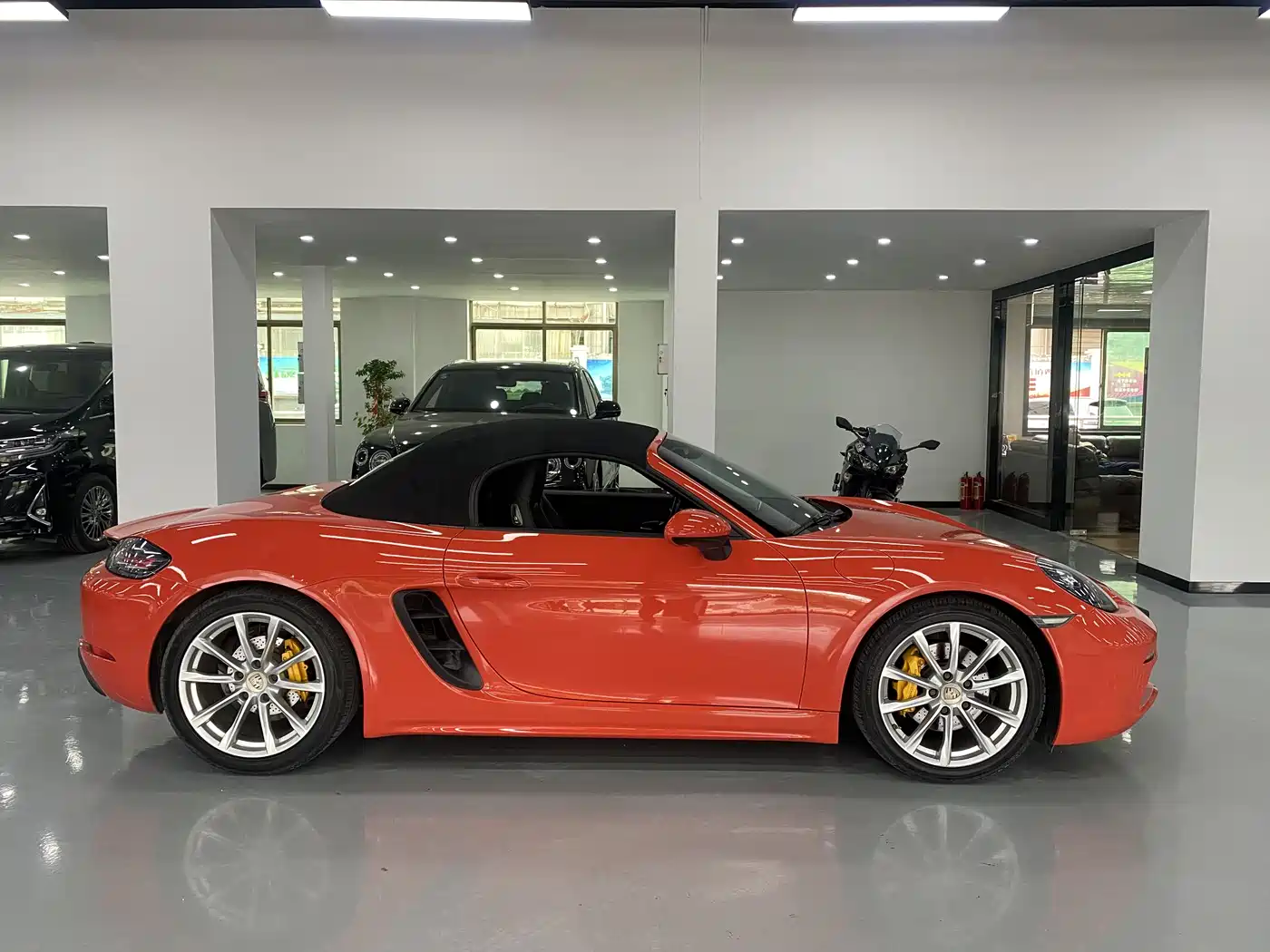 Porsche 718 2016 Boxster 2.0T фото 4