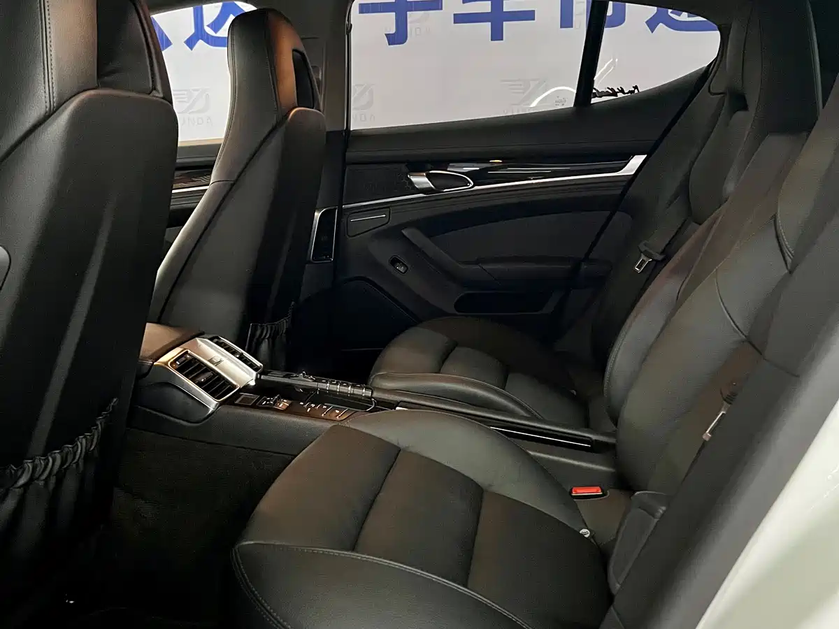 Porsche Panamera 2014 Panamera 4 3.0T фото 12