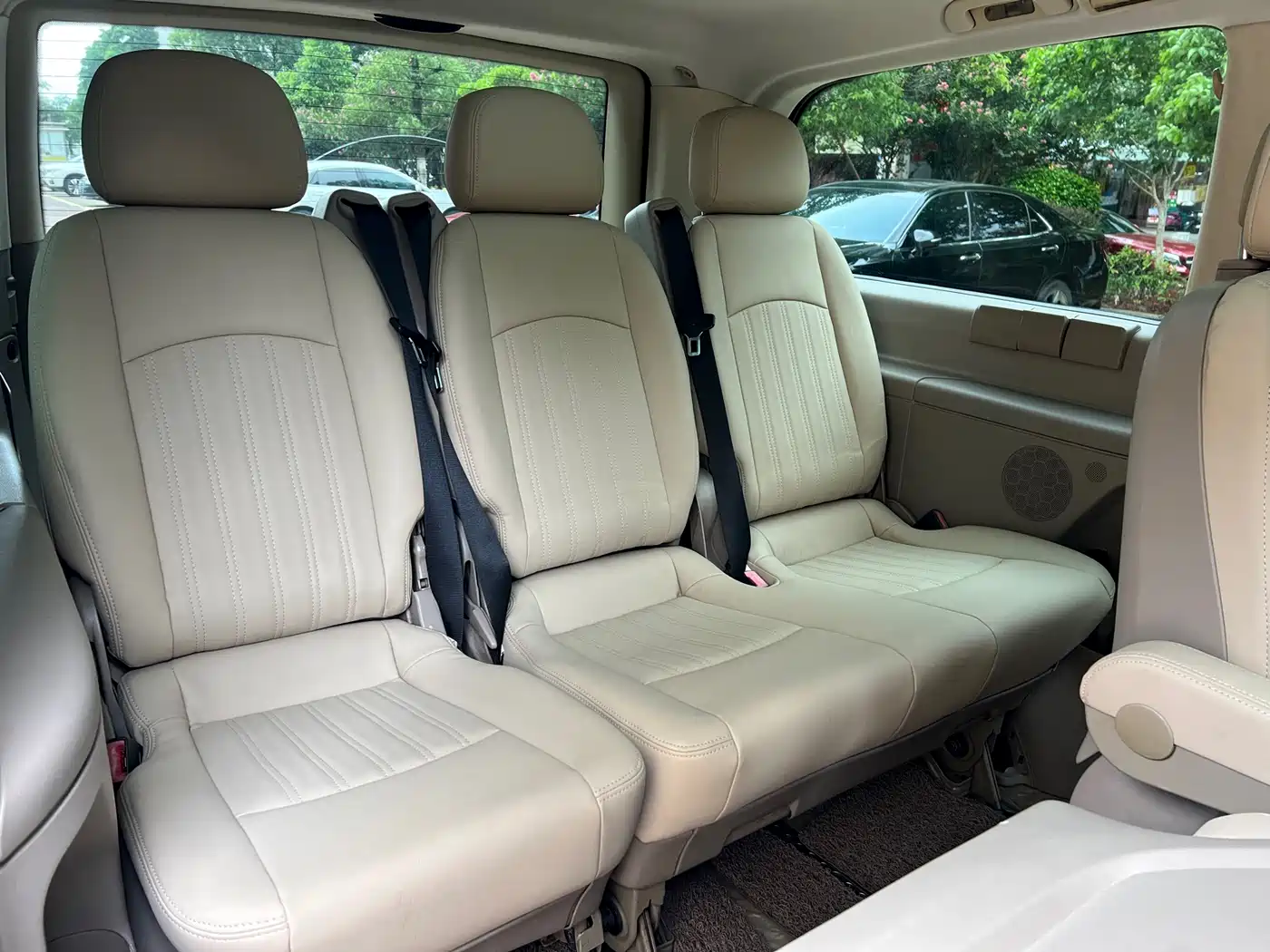 Mercedes-Benz Viano 2010 2.5L Prestige Edition фото 15