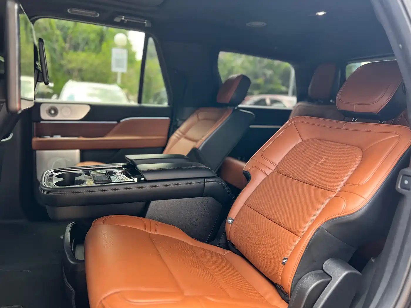 Lincoln Navigator 2019 3.5T Ultimate China VI фото 9