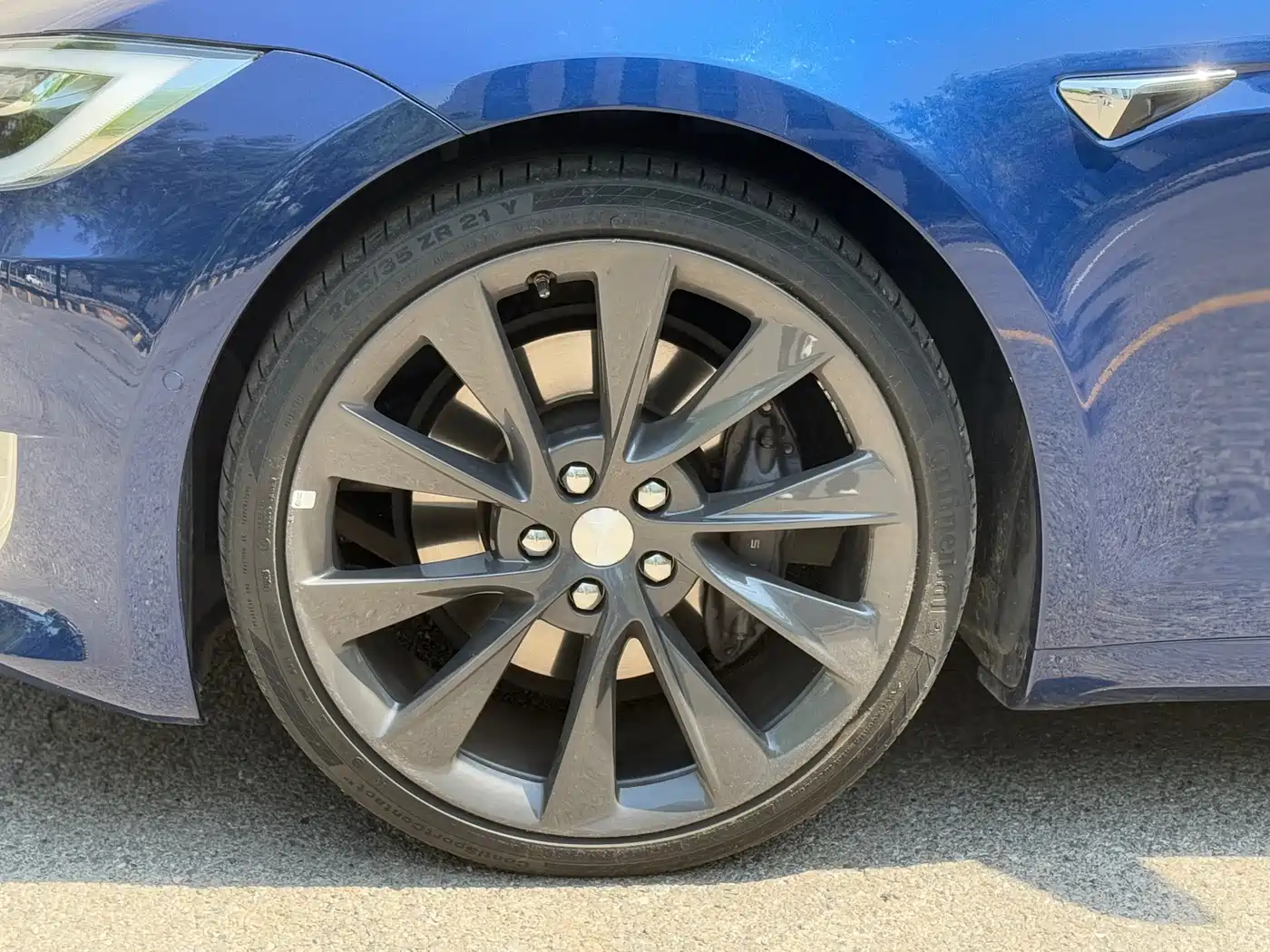 TESLA MODEL S