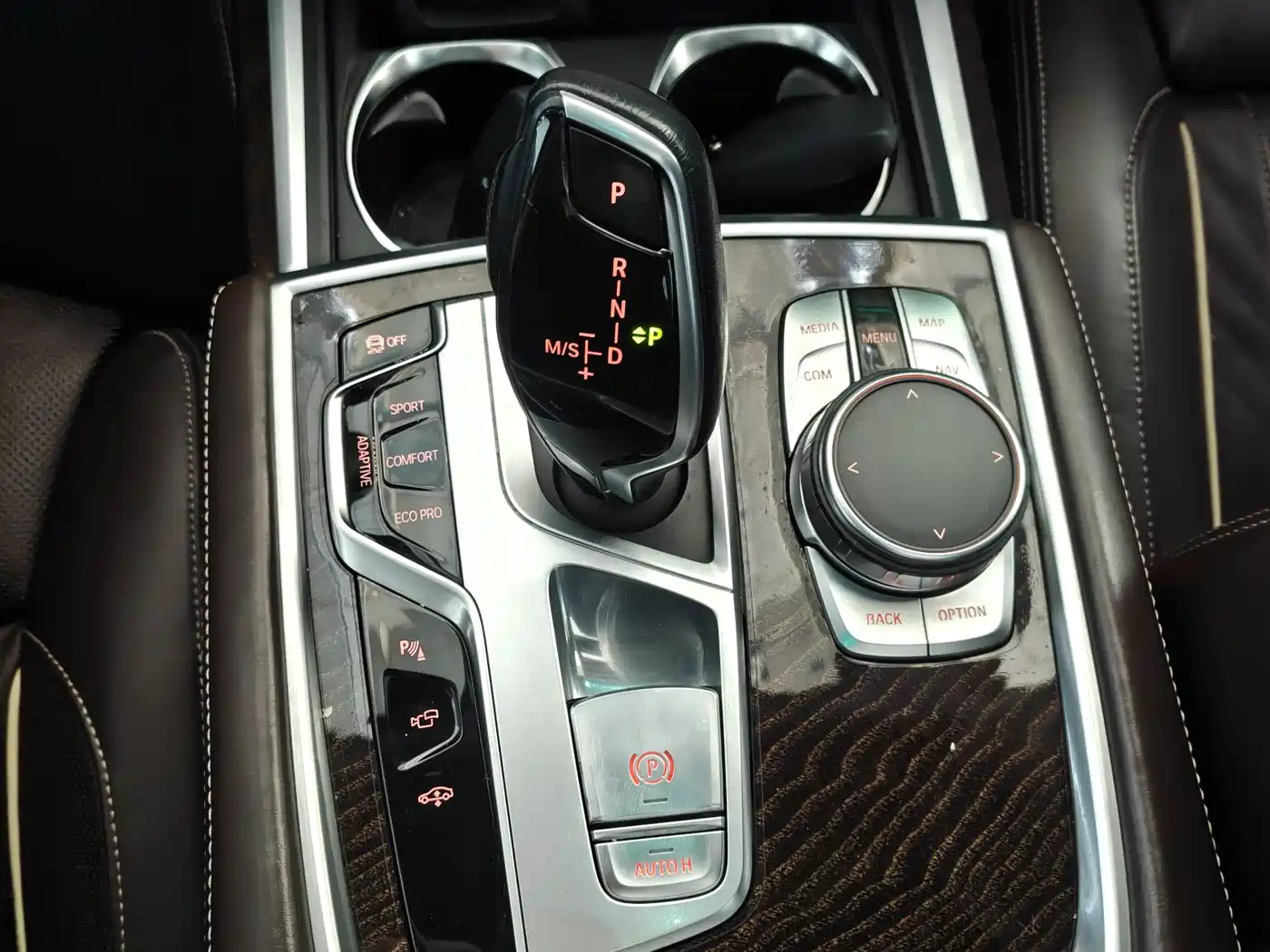 BMW 7 Series 2017 740Li xDrive Luxury Edition фото 13