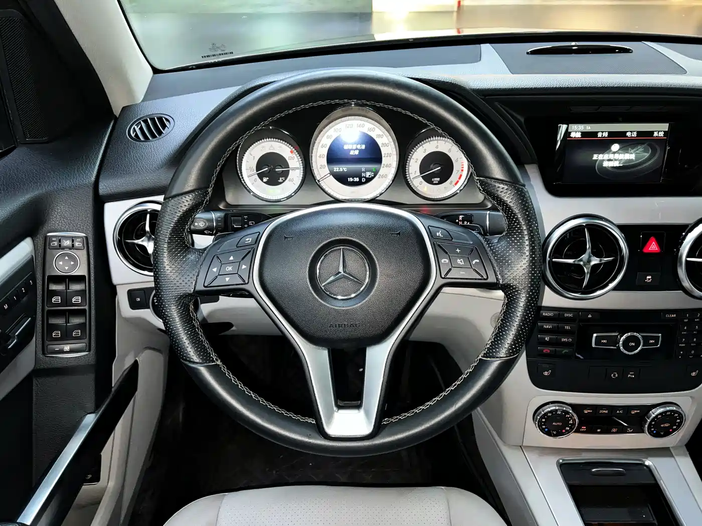 Mercedes-Benz GLK-Class 2013 Facelift GLK 300 4MATIC Fashion фото 16