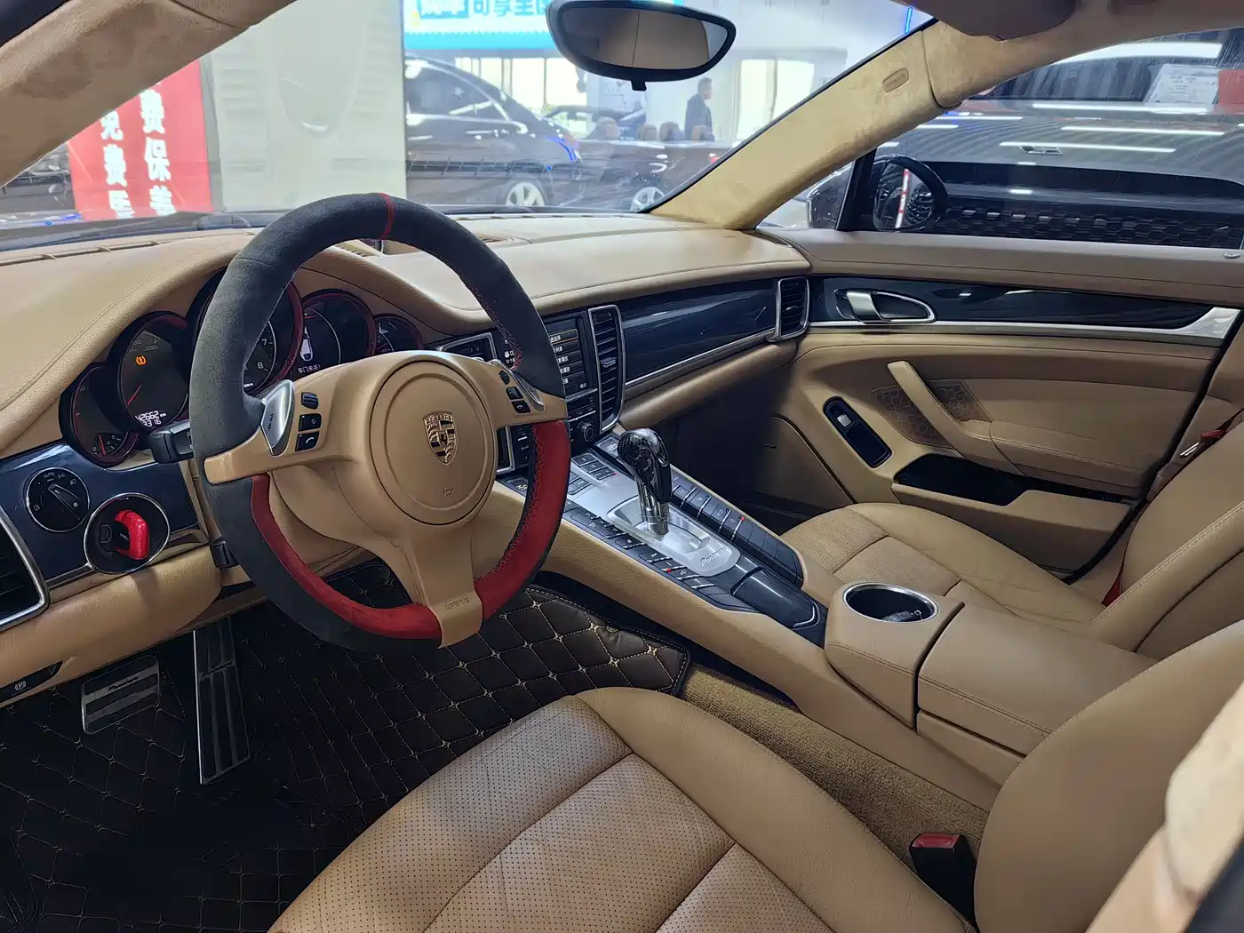 Porsche Panamera 2010 Panamera 4 3.6L фото 8